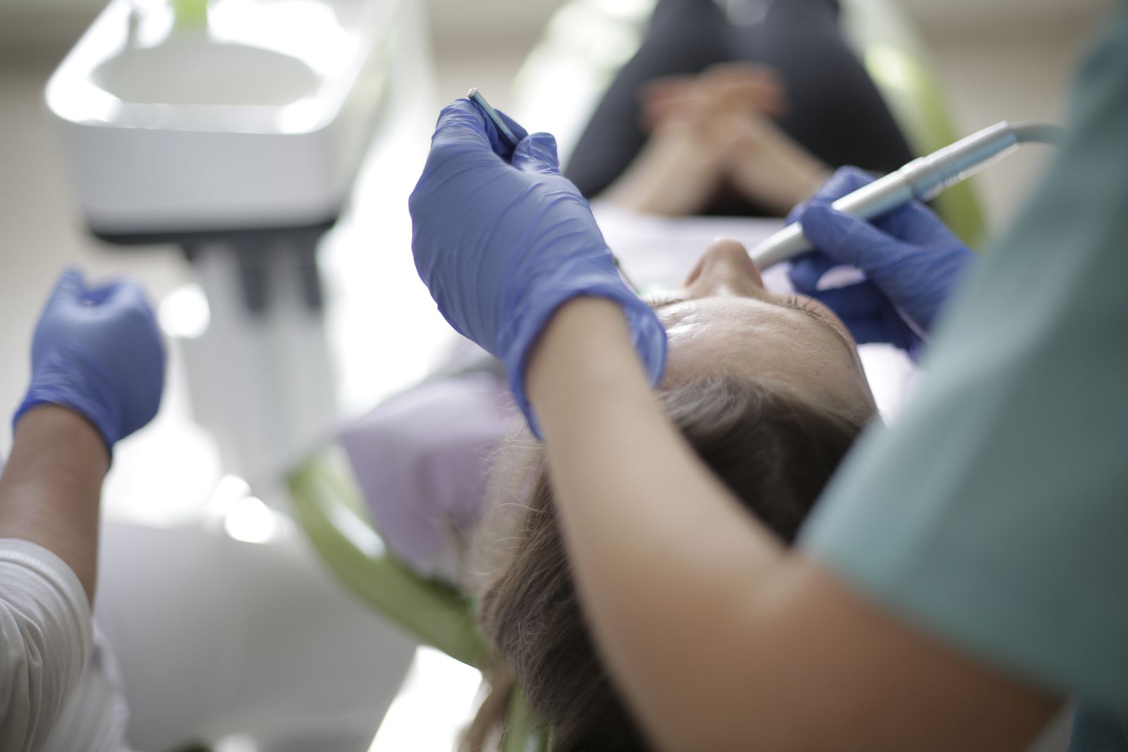 Décryptage des forfaits et des restes à charge chez le dentiste.